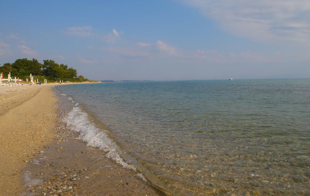 Beach Front Chanioti Polychrono Exterior photo